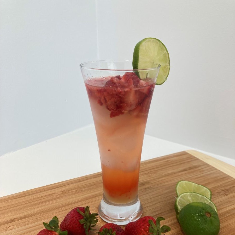 https://oneclinktwodrinks.com/wp-content/uploads/2023/09/Strawberry-Limeade.jpg